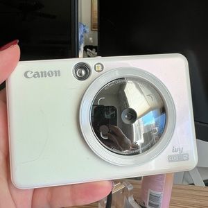 Never Used brand new Canon Ivy Cliq2 Camera with printing paper- bundle sale